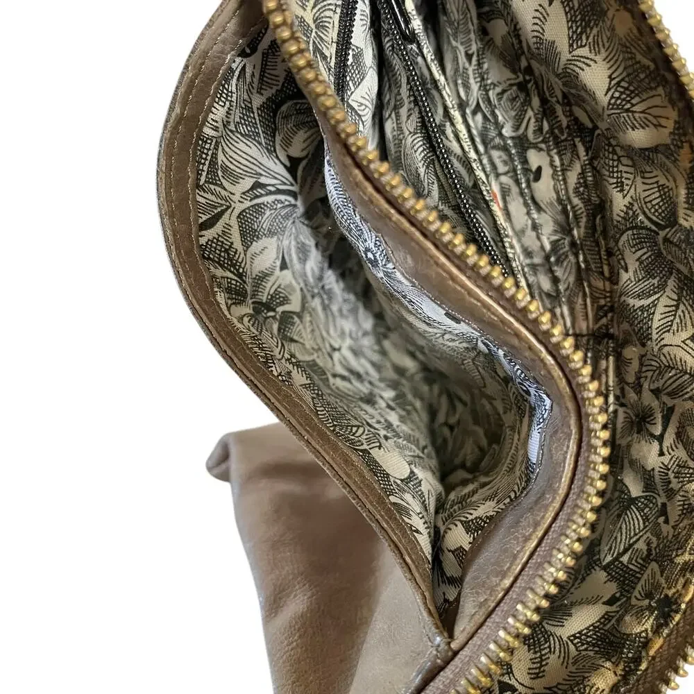 HOBO Light Brown Vintage Leather Slouchy Wristlet Handbag - Picture 7 of 10